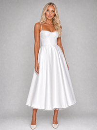 Daisy White straight-on