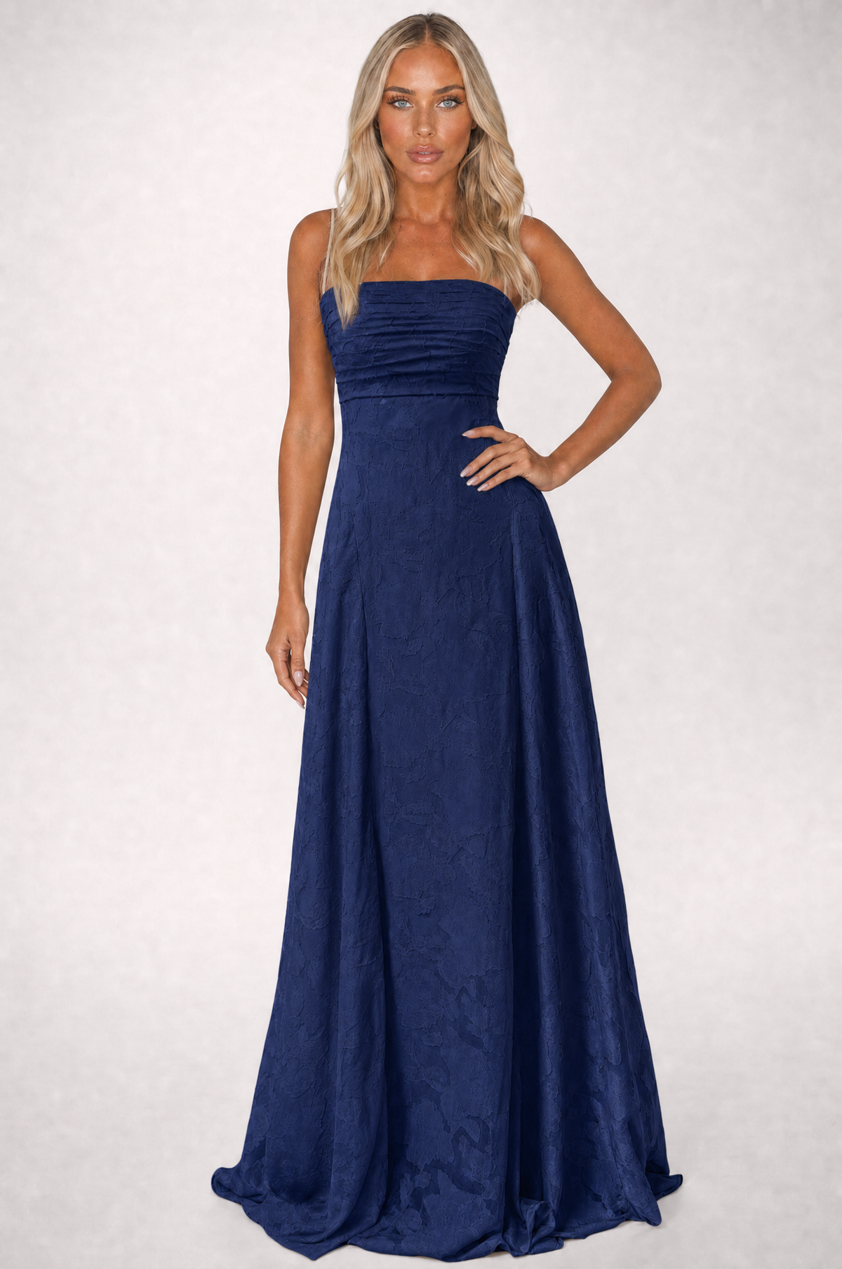Navy - P5 hand-on-hip